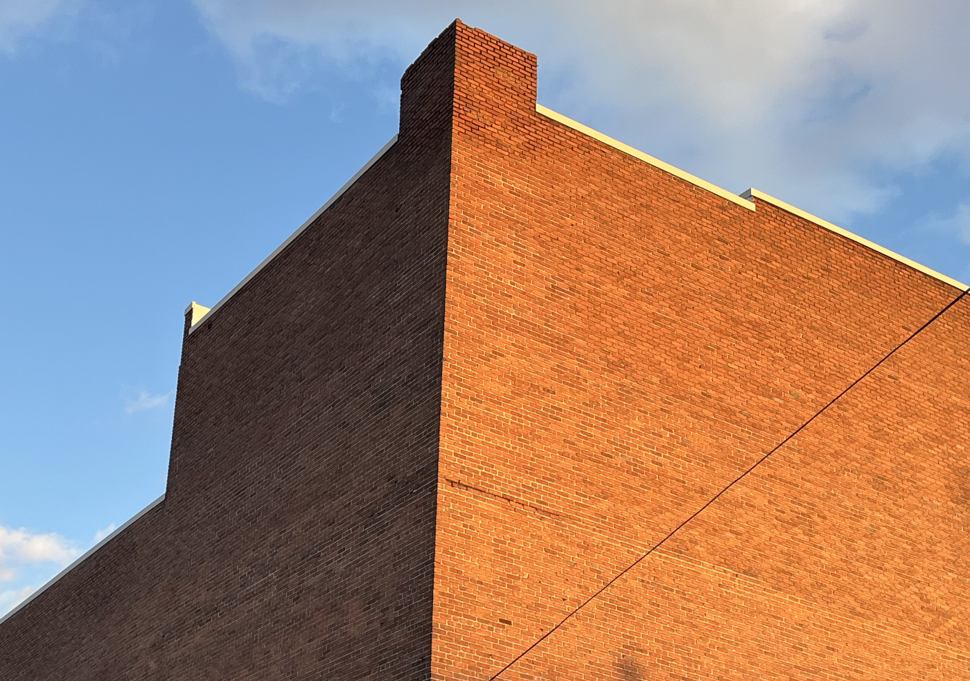 Looking at the northwest corner of the building (closeup).